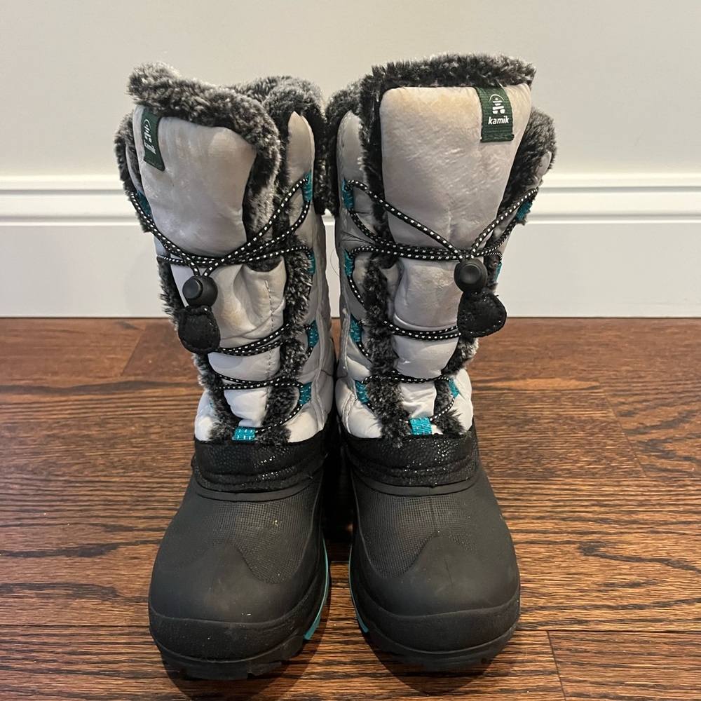 Black and White Winter Boots with Fur Trim